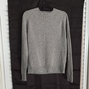 Wills Sweater, Size M, Crewneck, Long Sleeves, 100% Wool, Gray Heather Knit, EUC